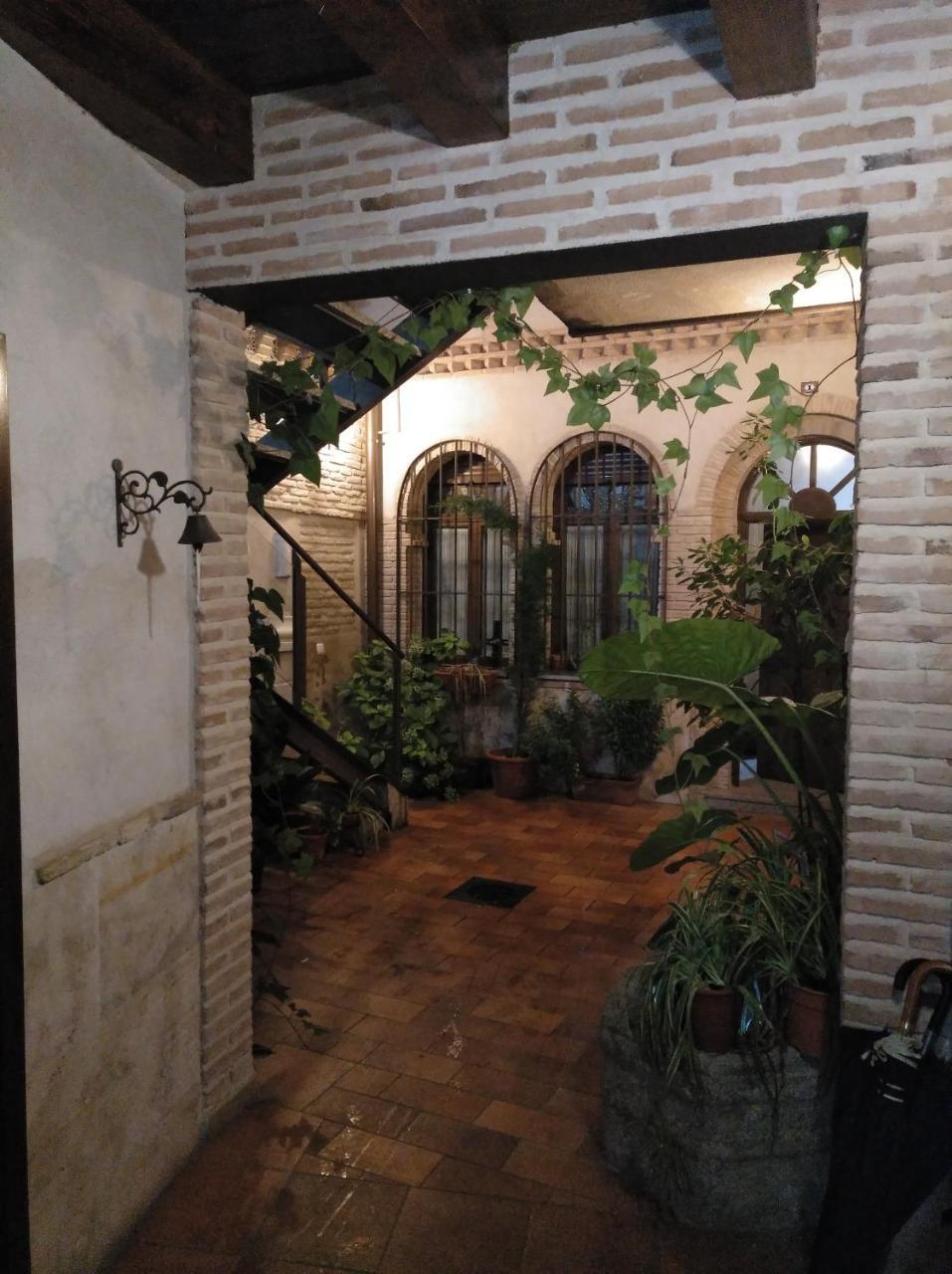 Apartamentos La Casa Del Grial Toledo Dış mekan fotoğraf